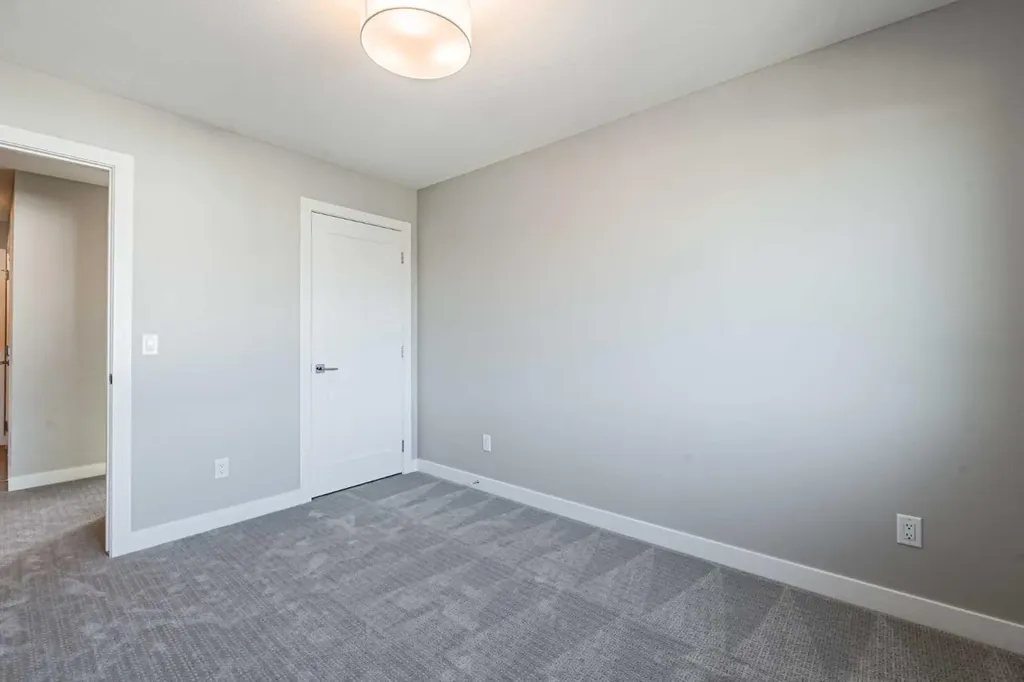 153 Dawson Wharf View Chestermere AB T1X 2W1