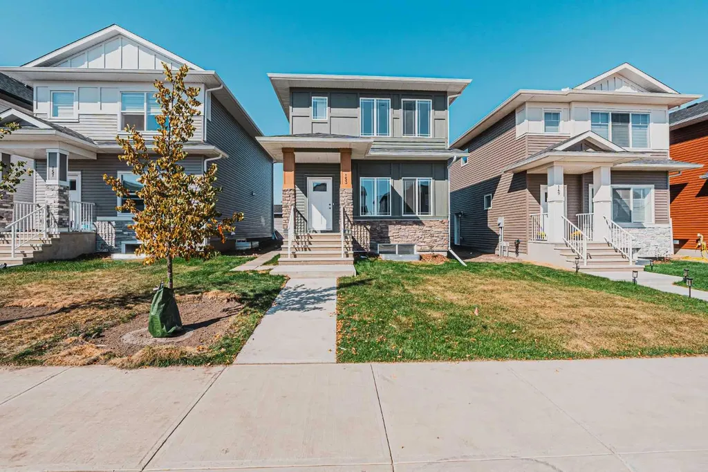 153 Dawson Wharf View Chestermere AB T1X 2W1