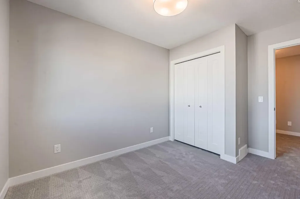 153 Dawson Wharf View Chestermere AB T1X 2W1