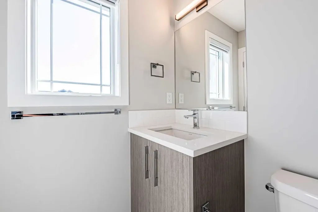 153 Dawson Wharf View Chestermere AB T1X 2W1