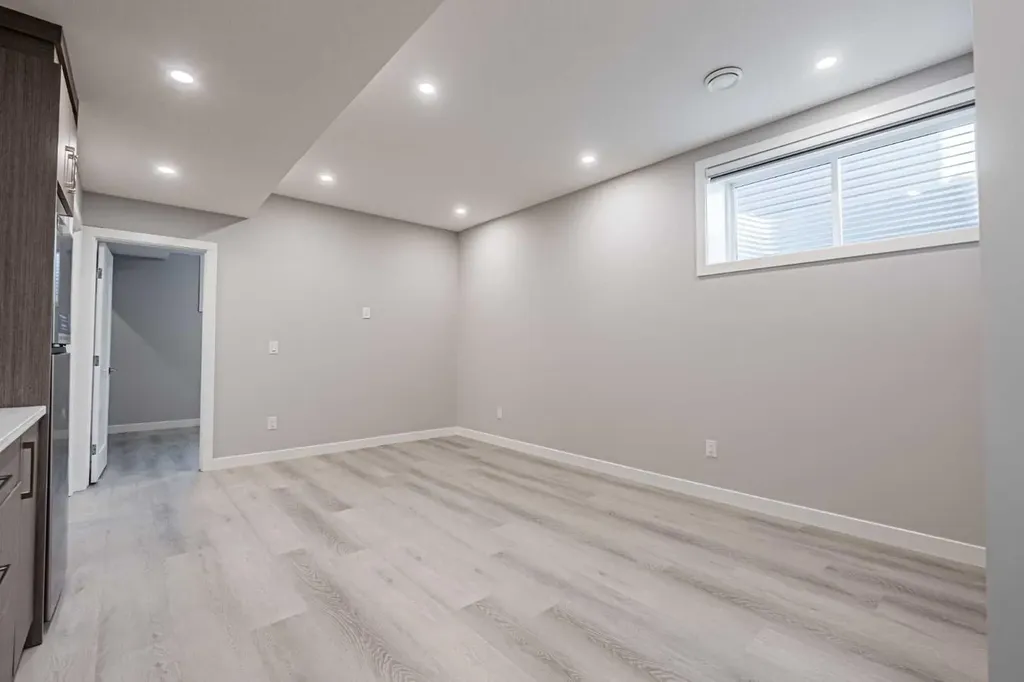 153 Dawson Wharf View Chestermere AB T1X 2W1