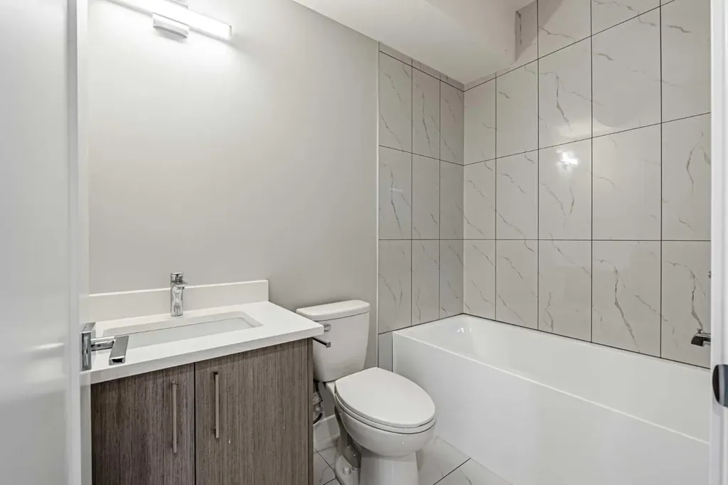 153 Dawson Wharf View Chestermere AB T1X 2W1