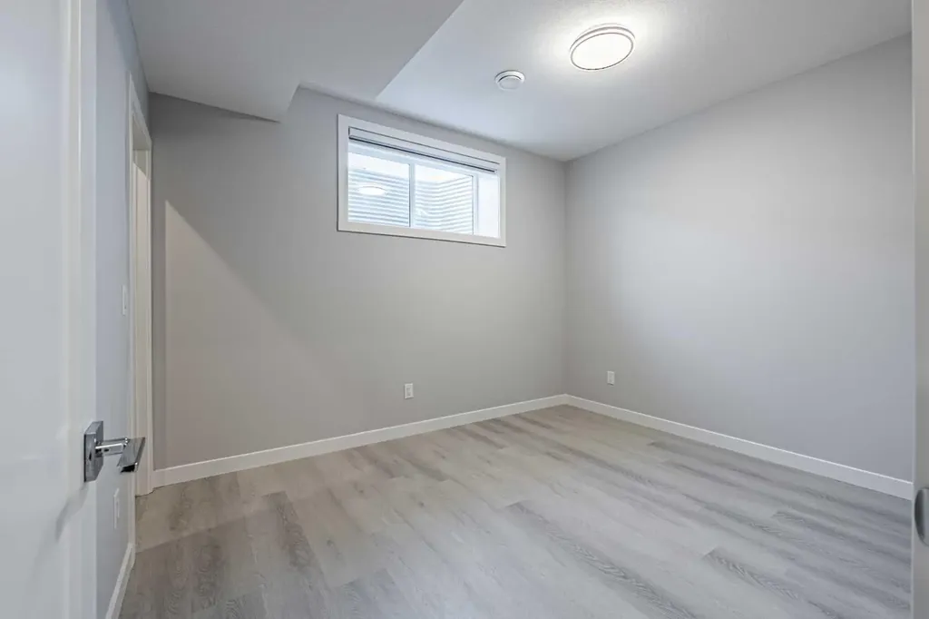 153 Dawson Wharf View Chestermere AB T1X 2W1