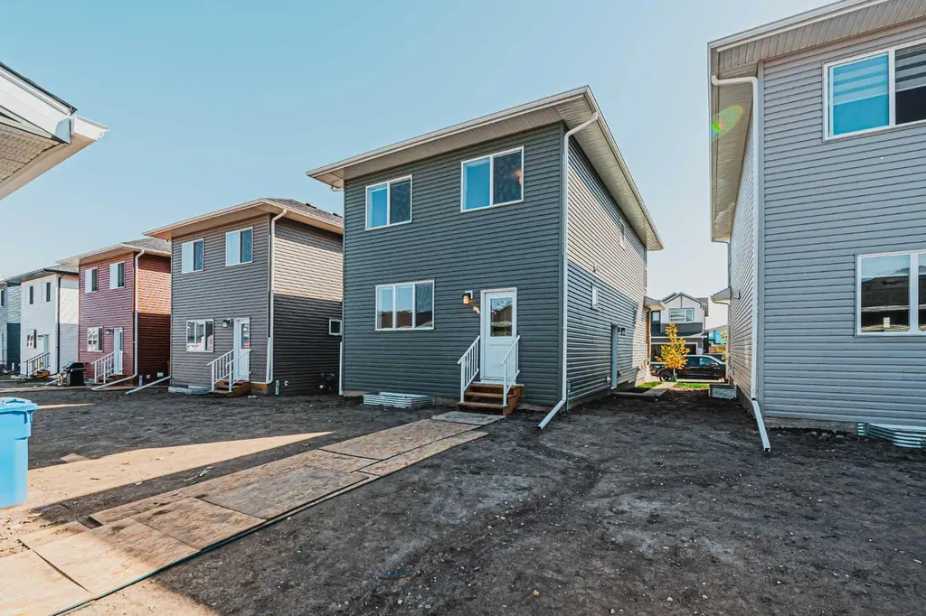 153 Dawson Wharf View Chestermere AB T1X 2W1