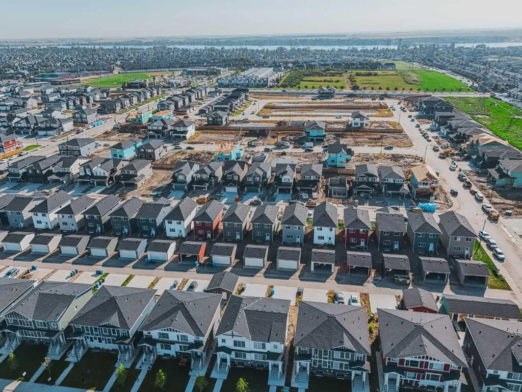 153 Dawson Wharf View Chestermere AB T1X 2W1