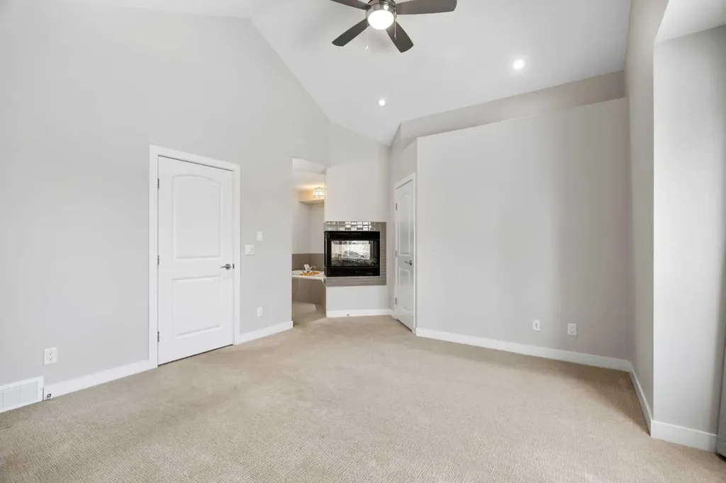2427 22a Street NW Calgary AB T2M 3X7