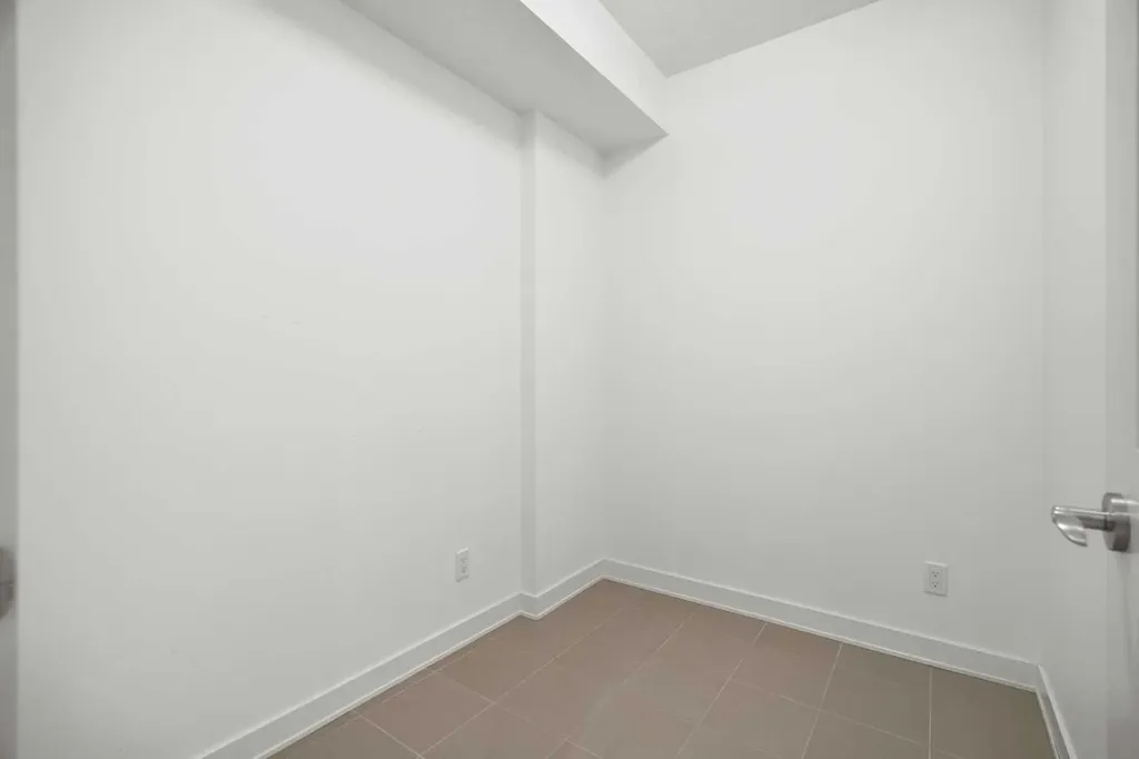 2427 22a Street NW Calgary AB T2M 3X7