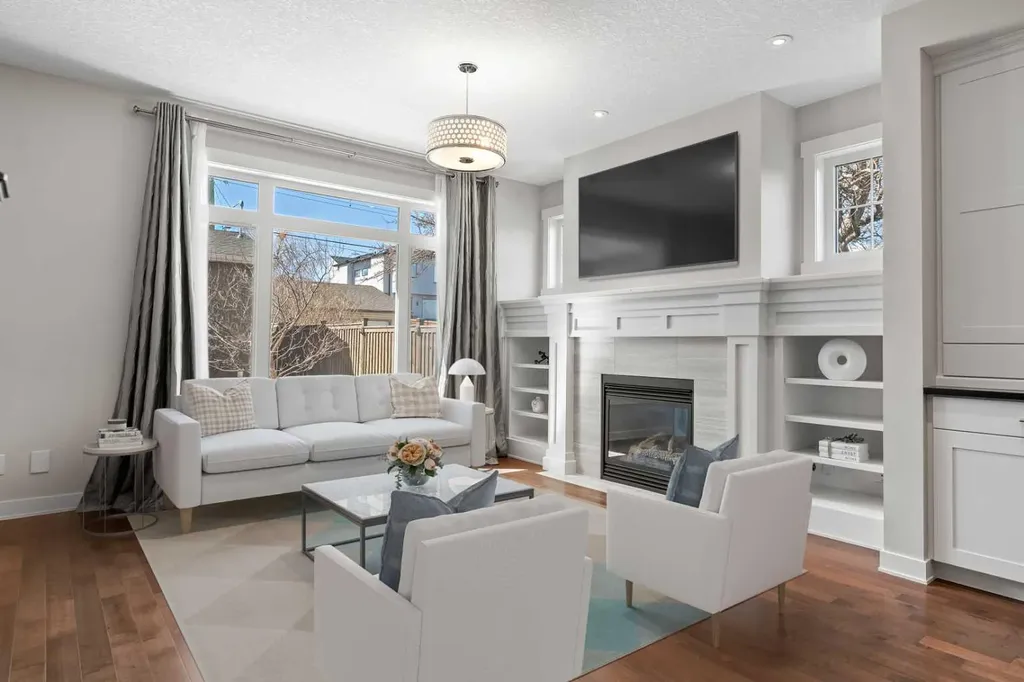 2427 22a Street NW Calgary AB T2M 3X7