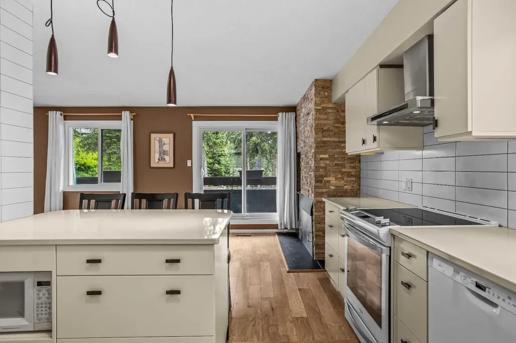 417 Beaver Street Banff AB T1L1G3