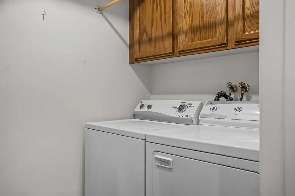 417 Beaver Street Banff AB T1L1G3