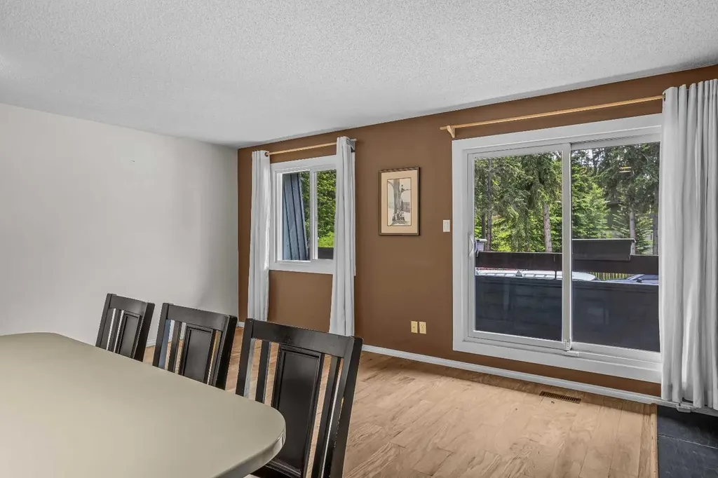 417 Beaver Street Banff AB T1L1G3