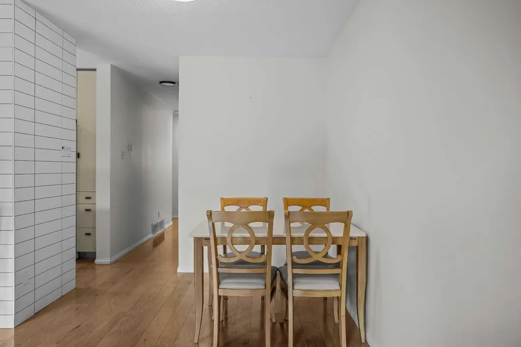 417 Beaver Street Banff AB T1L1G3