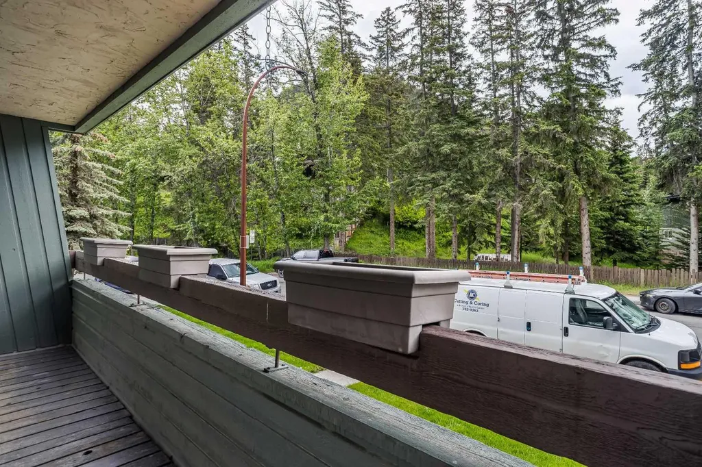 417 Beaver Street Banff AB T1L1G3