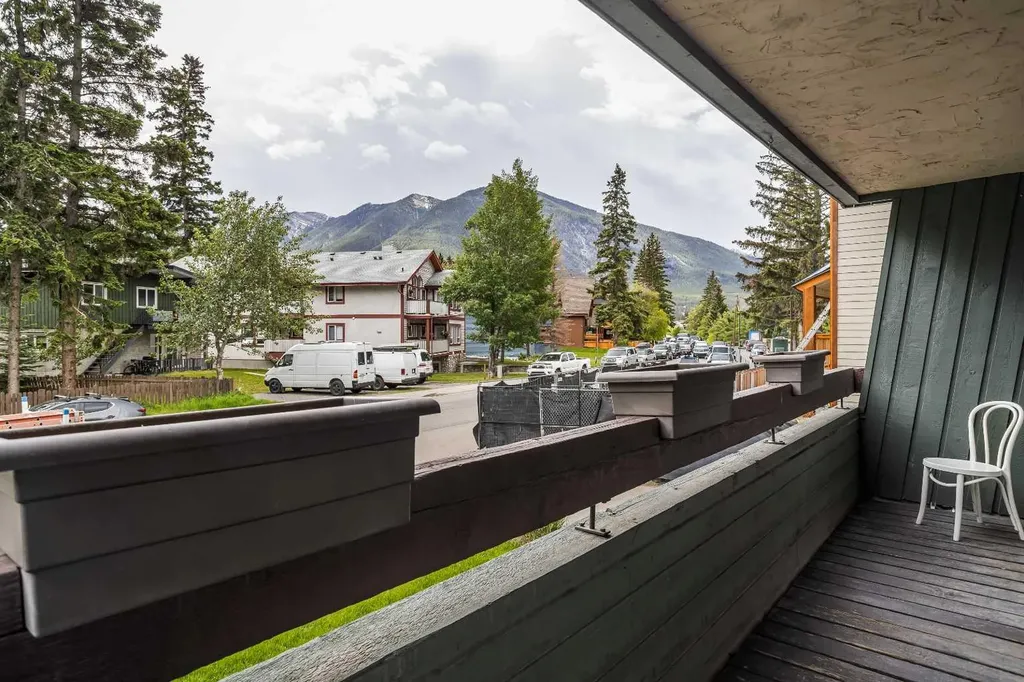 417 Beaver Street Banff AB T1L1G3