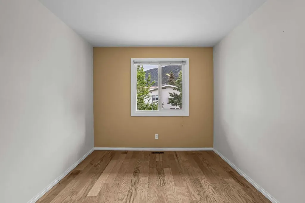 417 Beaver Street Banff AB T1L1G3