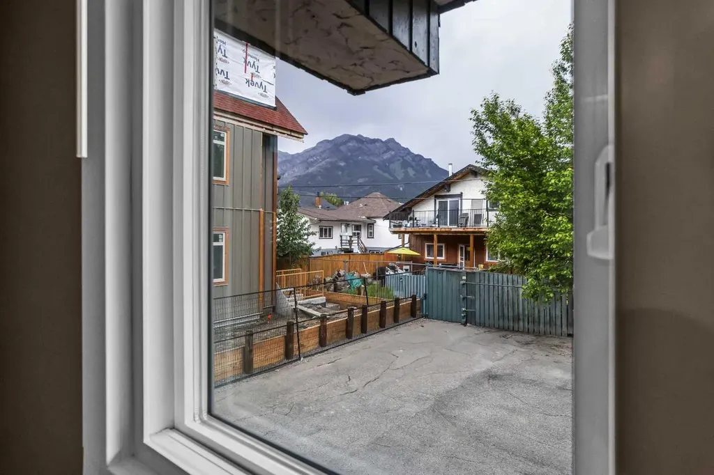 417 Beaver Street Banff AB T1L1G3
