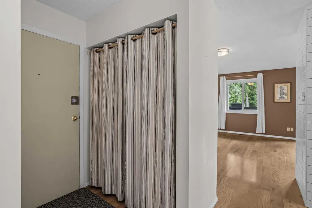 417 Beaver Street Banff AB T1L1G3