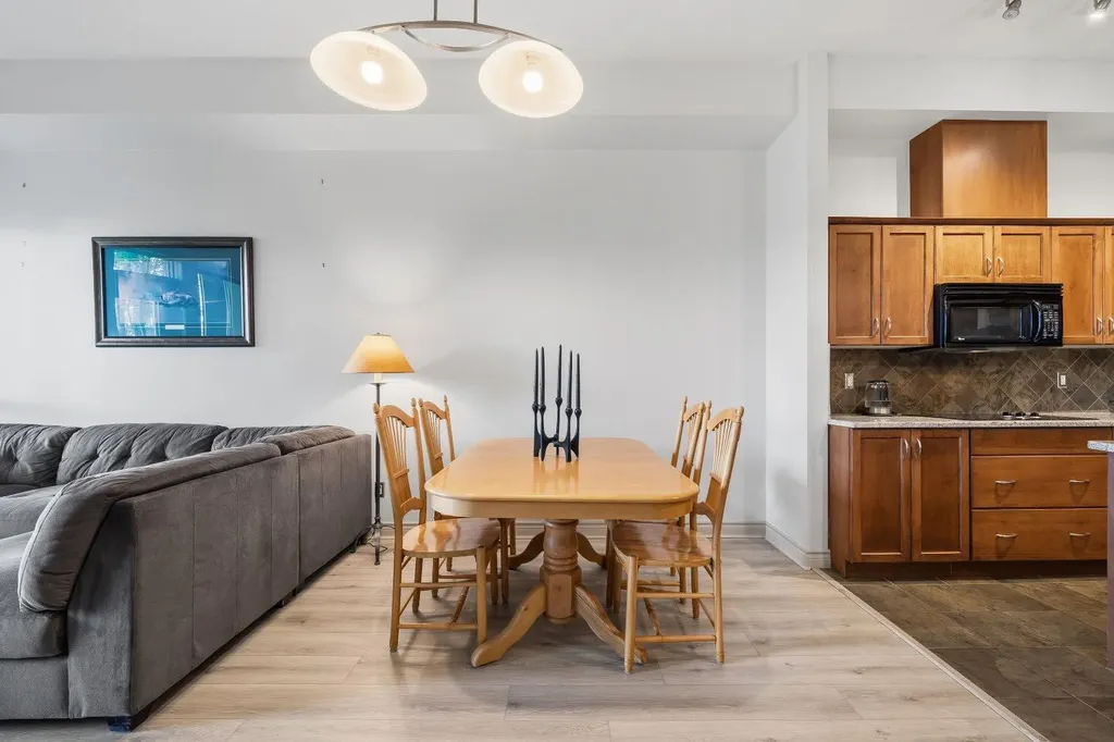 3101 34 Avenue NW Calgary AB T2L2A3