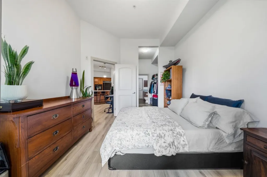 3101 34 Avenue NW Calgary AB T2L2A3