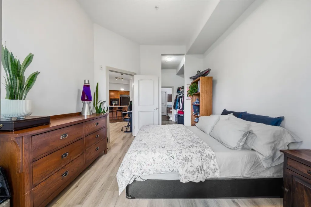 3101 34 Avenue NW Calgary AB T2L2A3
