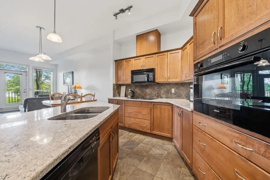 3101 34 Avenue NW Calgary AB T2L2A3