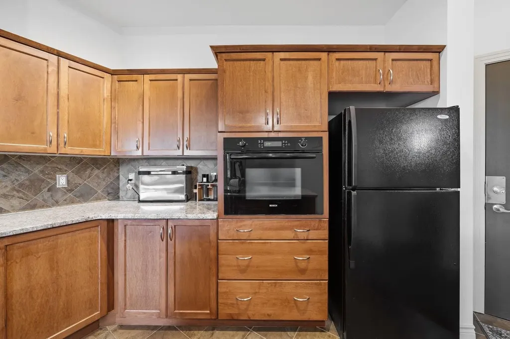3101 34 Avenue NW Calgary AB T2L2A3