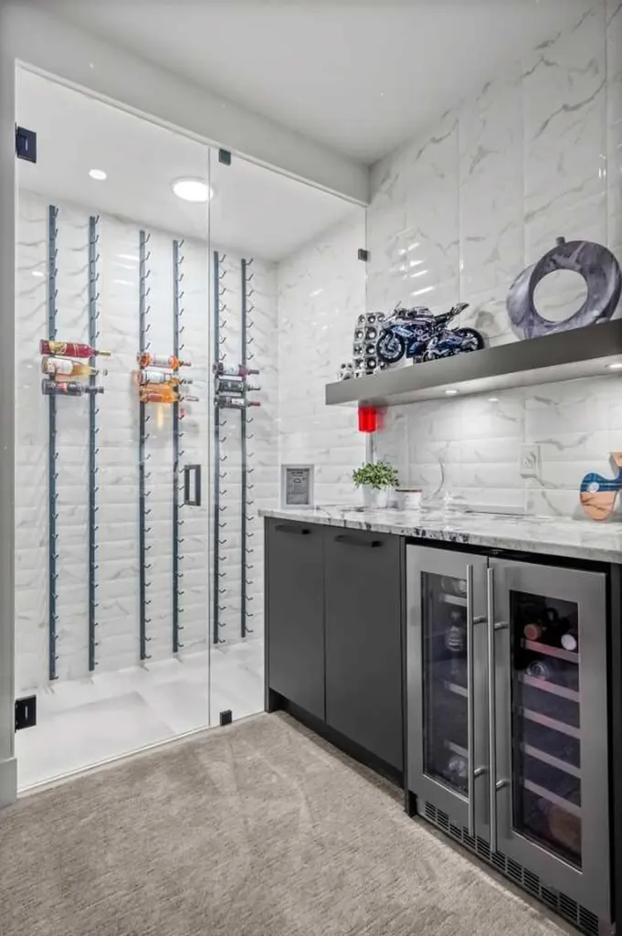 2017 42 Avenue SW Calgary AB T2T 2M8