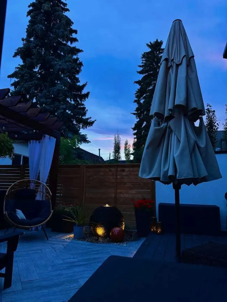 2017 42 Avenue SW Calgary AB T2T 2M8