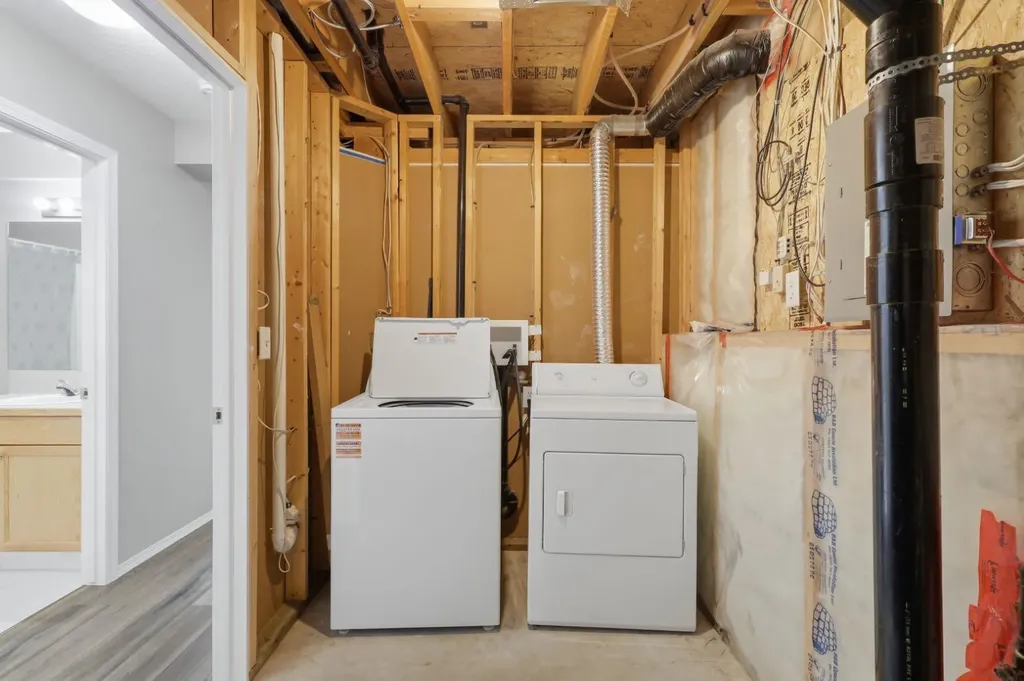 67 Lakeway Boulevard Sylvan Lake AB T4S 2M9