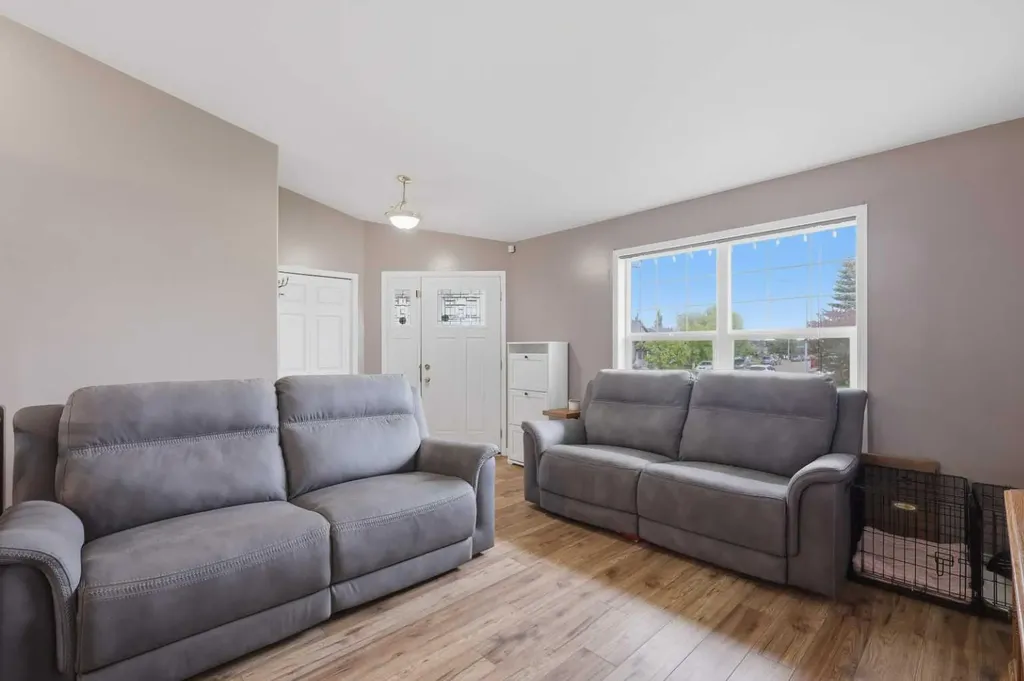 142 Robinson Penhold AB T0M1R0