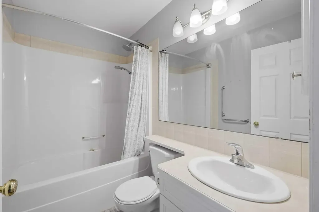 142 Robinson Penhold AB T0M1R0