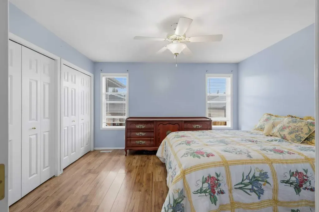 142 Robinson Penhold AB T0M1R0