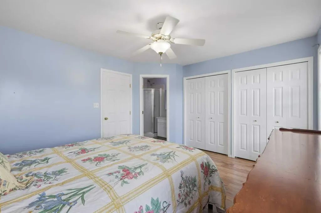 142 Robinson Penhold AB T0M1R0