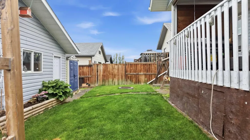 142 Robinson Penhold AB T0M1R0