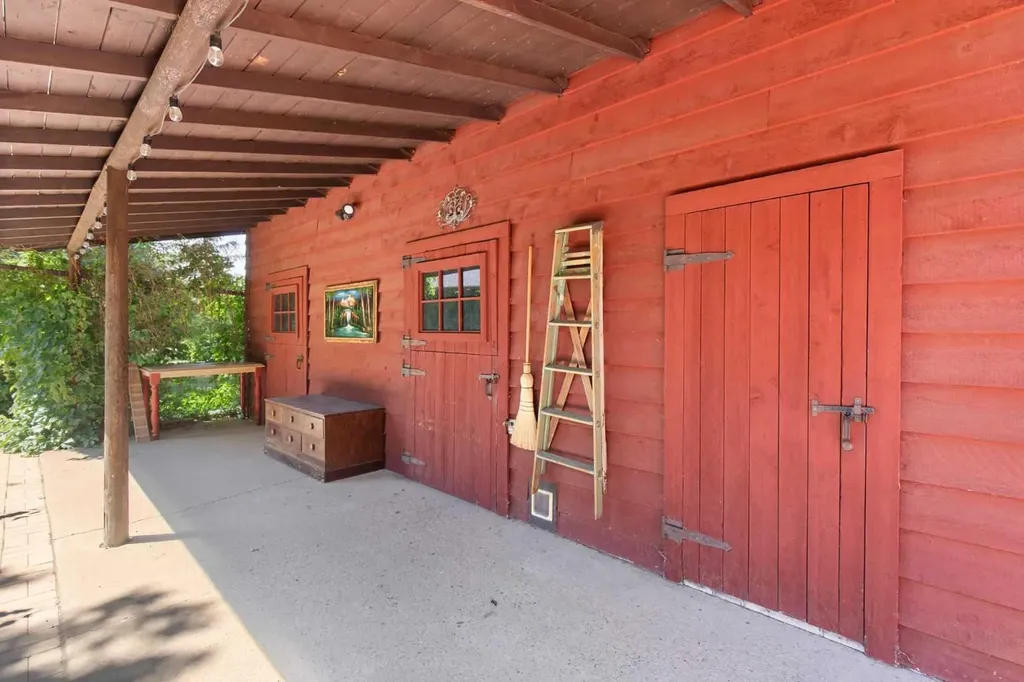 12129 Range Road 60 Rural Cypress County AB T1A 7E8