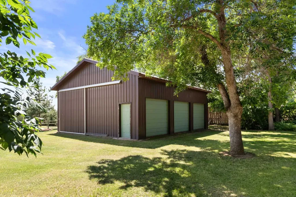 12129 Range Road 60 Rural Cypress County AB T1A 7E8