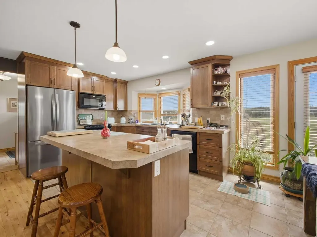 38105 Range Road 244 Rural Lacombe County AB T0C 0Y0