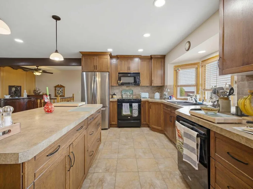 38105 Range Road 244 Rural Lacombe County AB T0C 0Y0