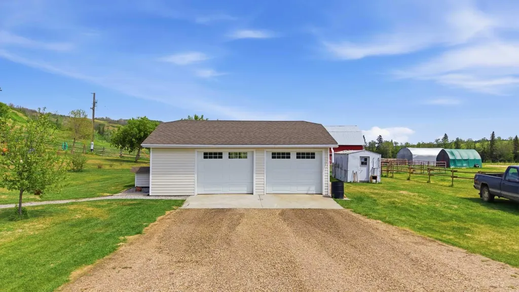 38105 Range Road 244 Rural Lacombe County AB T0C 0Y0