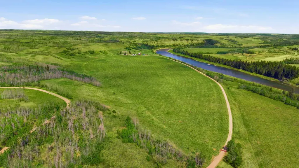 38105 Range Road 244 Rural Lacombe County AB T0C 0Y0