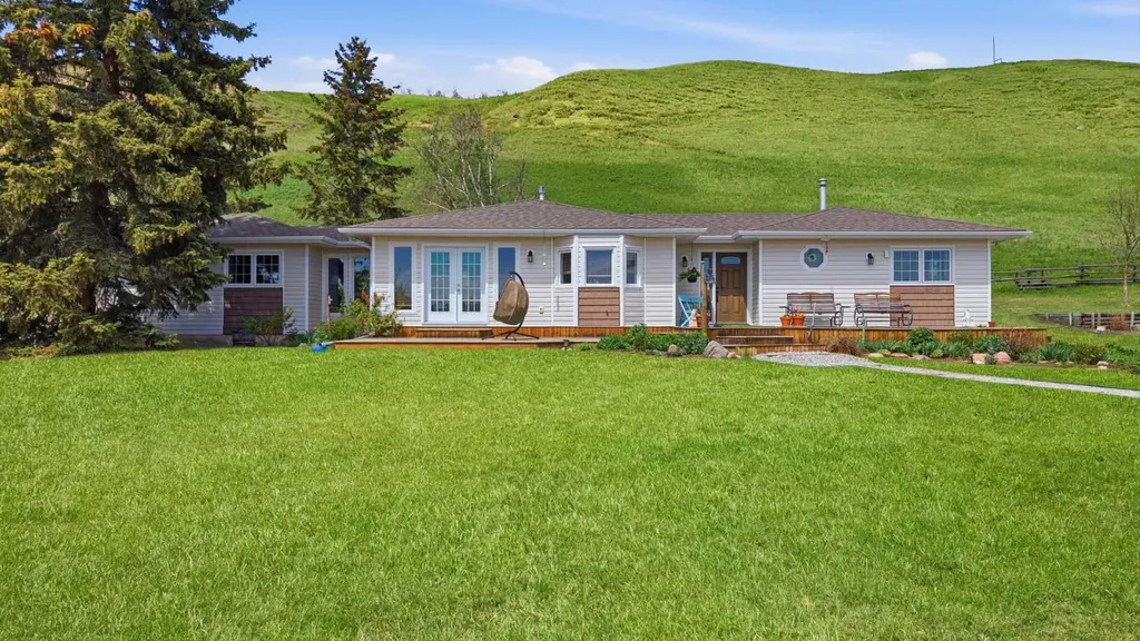 38105 Range Road 244 Rural Lacombe County AB T0C 0Y0