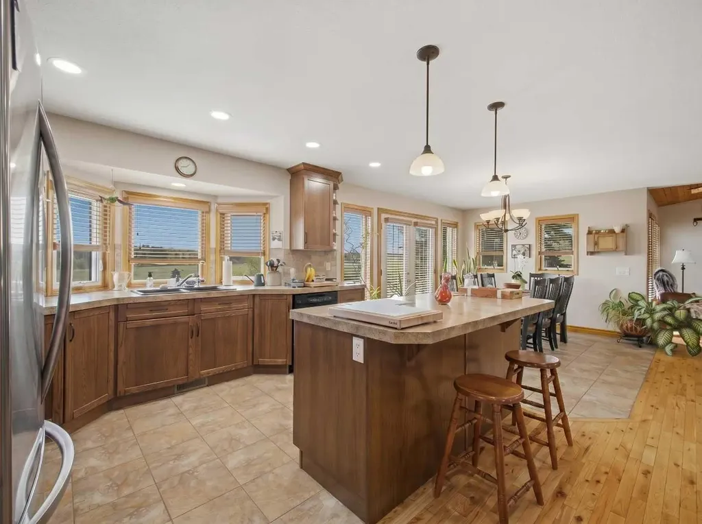 38105 Range Road 244 Rural Lacombe County AB T0C 0Y0