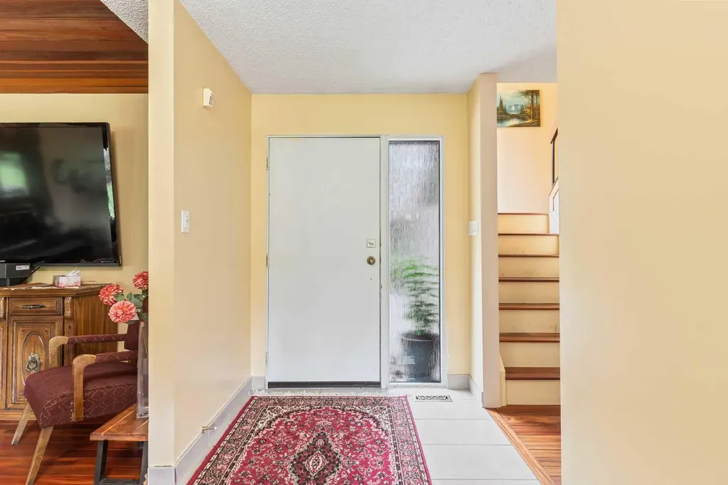 20515 5 Avenue SW Edmonton AB T6M 2P4