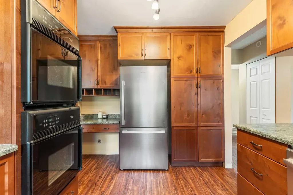20515 5 Avenue SW Edmonton AB T6M 2P4