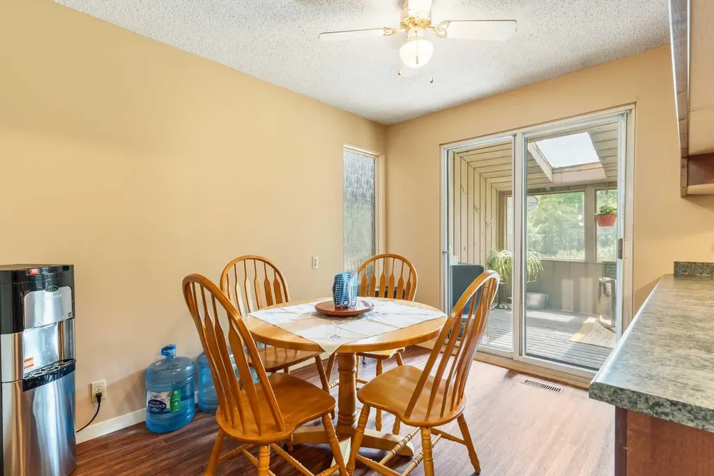 20515 5 Avenue SW Edmonton AB T6M 2P4