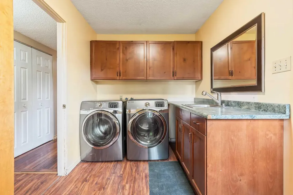20515 5 Avenue SW Edmonton AB T6M 2P4