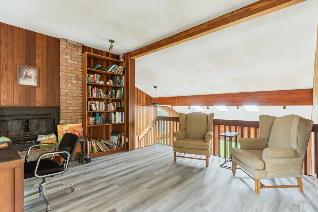 20515 5 Avenue SW Edmonton AB T6M 2P4