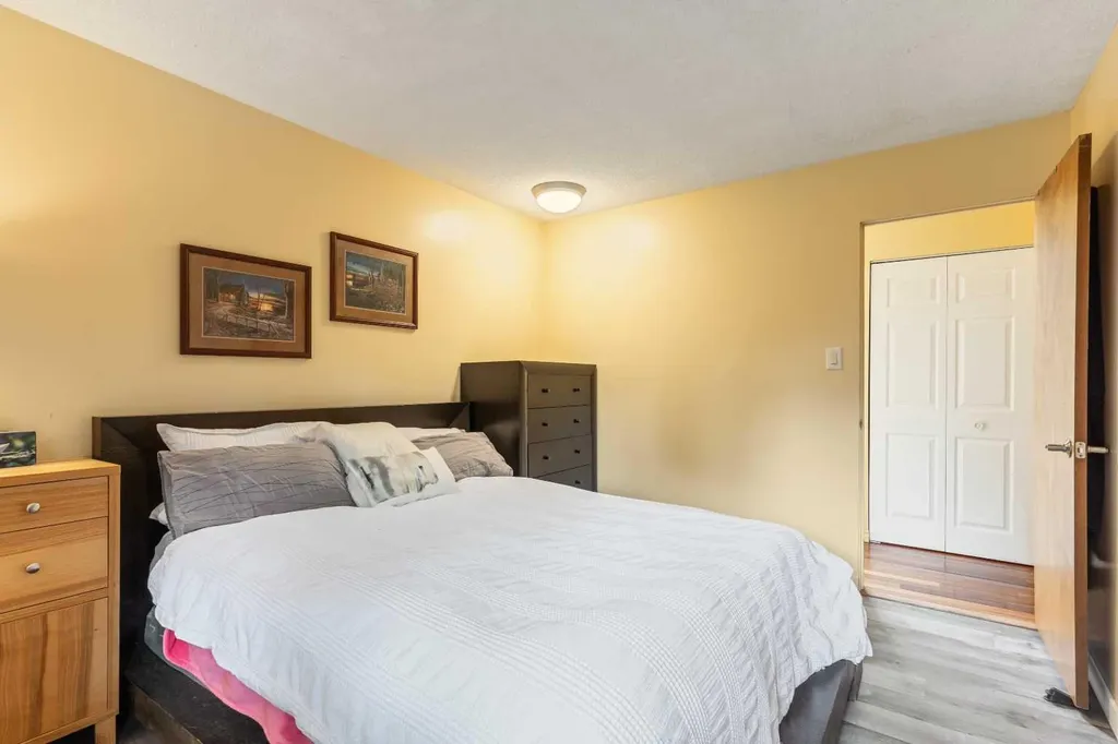 20515 5 Avenue SW Edmonton AB T6M 2P4