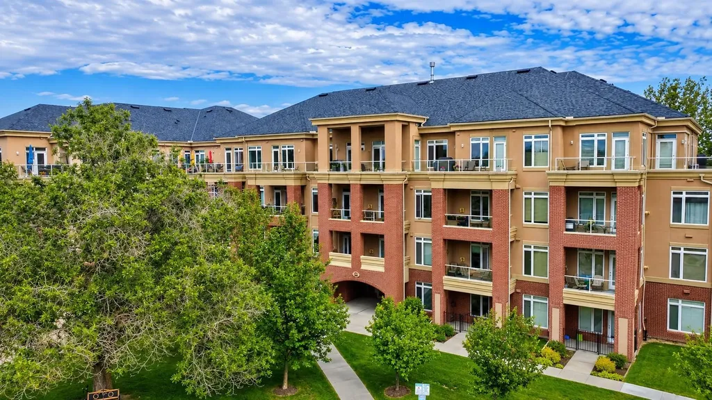 14 Hemlock Crescent SW Calgary AB T3C 2Z1