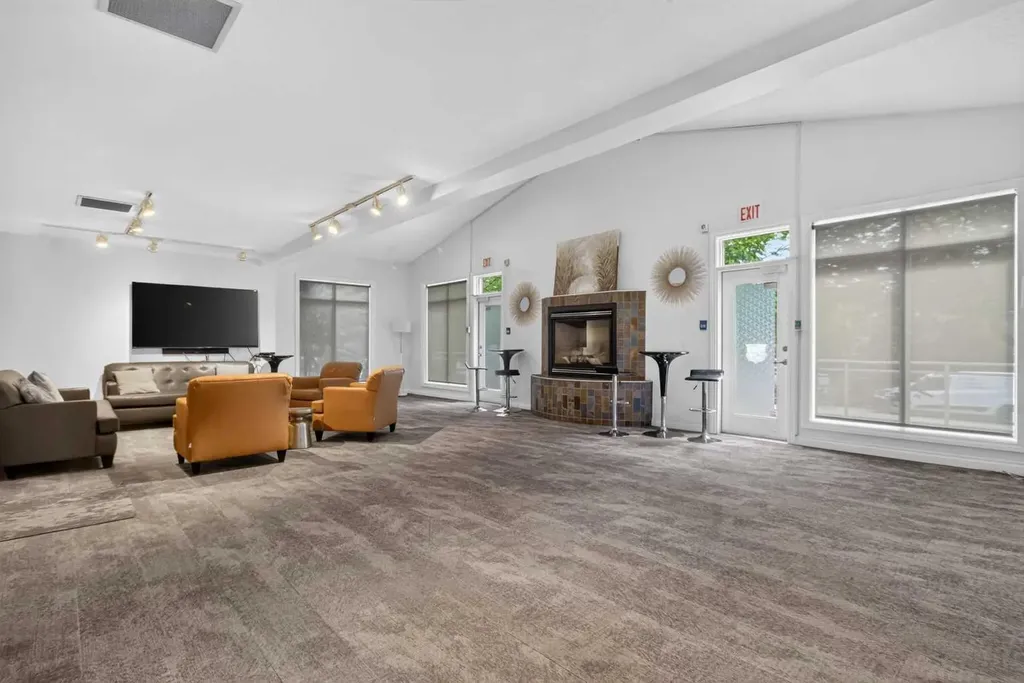 14 Hemlock Crescent SW Calgary AB T3C 2Z1